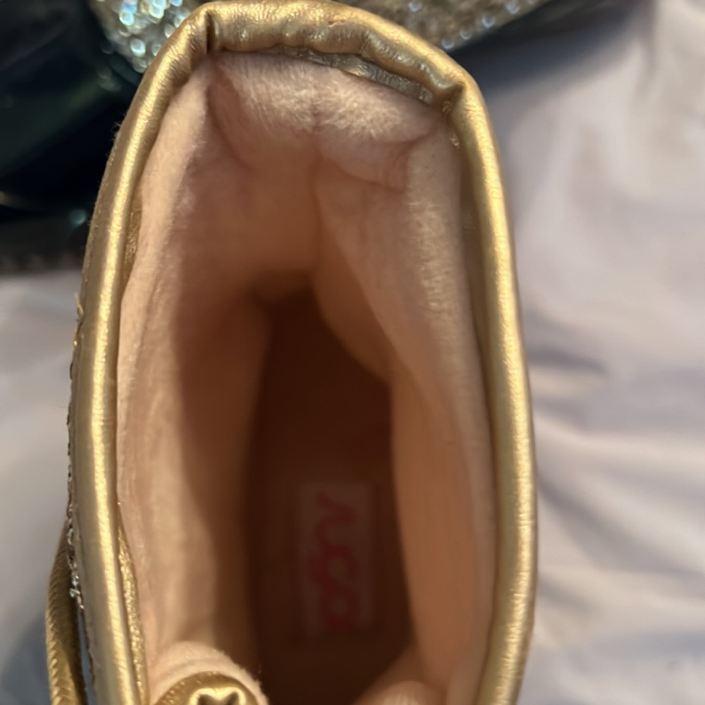Size 10 glitter winter boots by Sugar new - Picture 3 of 4